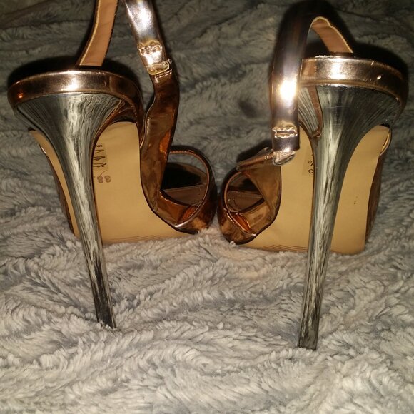 ROSE GOLD BCBG Metallic sling back heels - Picture 4 of 5